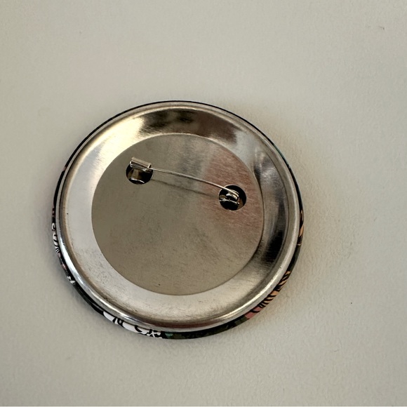 Sasquatch Washington Pin - Picture 2 of 4